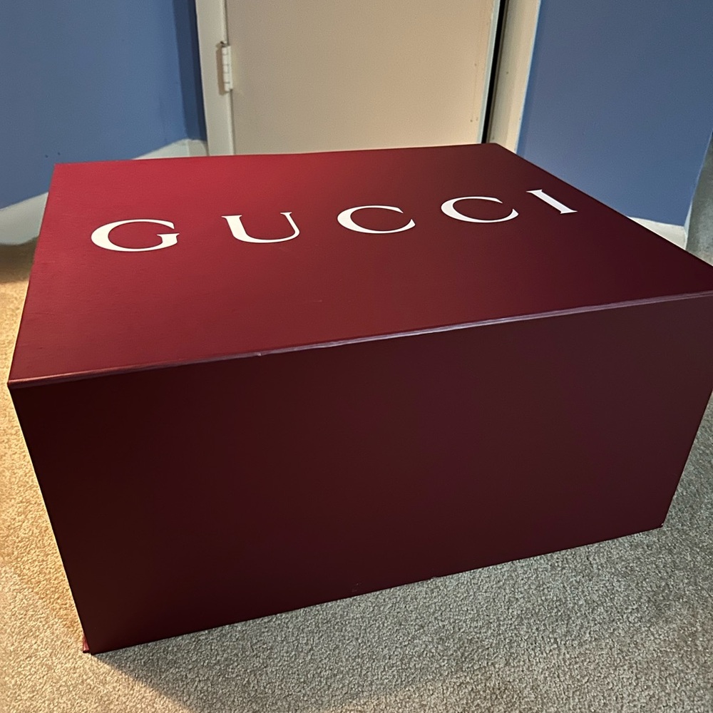 Gucci gift box 🎁 - Picture 2 of 3